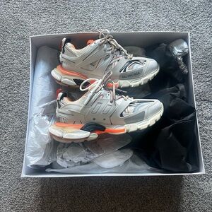 Balenciaga trackers orange